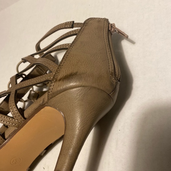 Daisy Fuentes Gladiator Heels. Size 8 1/2. - Picture 7 of 7